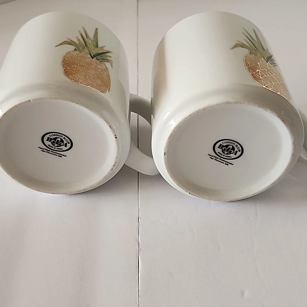 Cordon Bleu Brand 2 Matching Pineapple Mugs 4.25